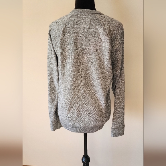 Abercrombie & Fitch Men's Long sleeve Gray Sweater Size L. - Picture 5 of 7